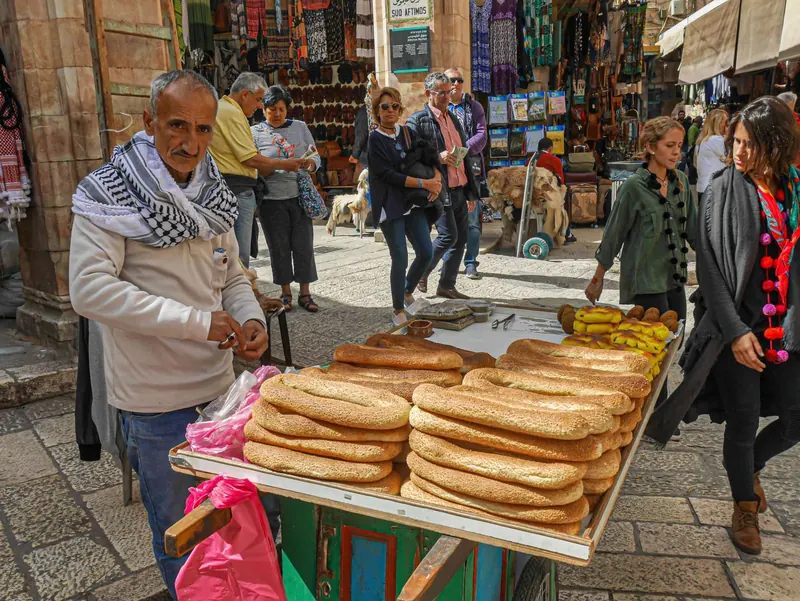 بيّاع كعك بالبلدة القديمة بالقدس